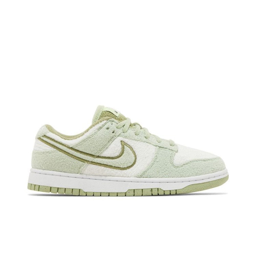 Nike Dunk Low SE Fleece - Honeydew – boční pohled | Purekickz
