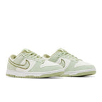 Nike Dunk Low SE Fleece - Honeydew – lifestyle foto | Purekickz