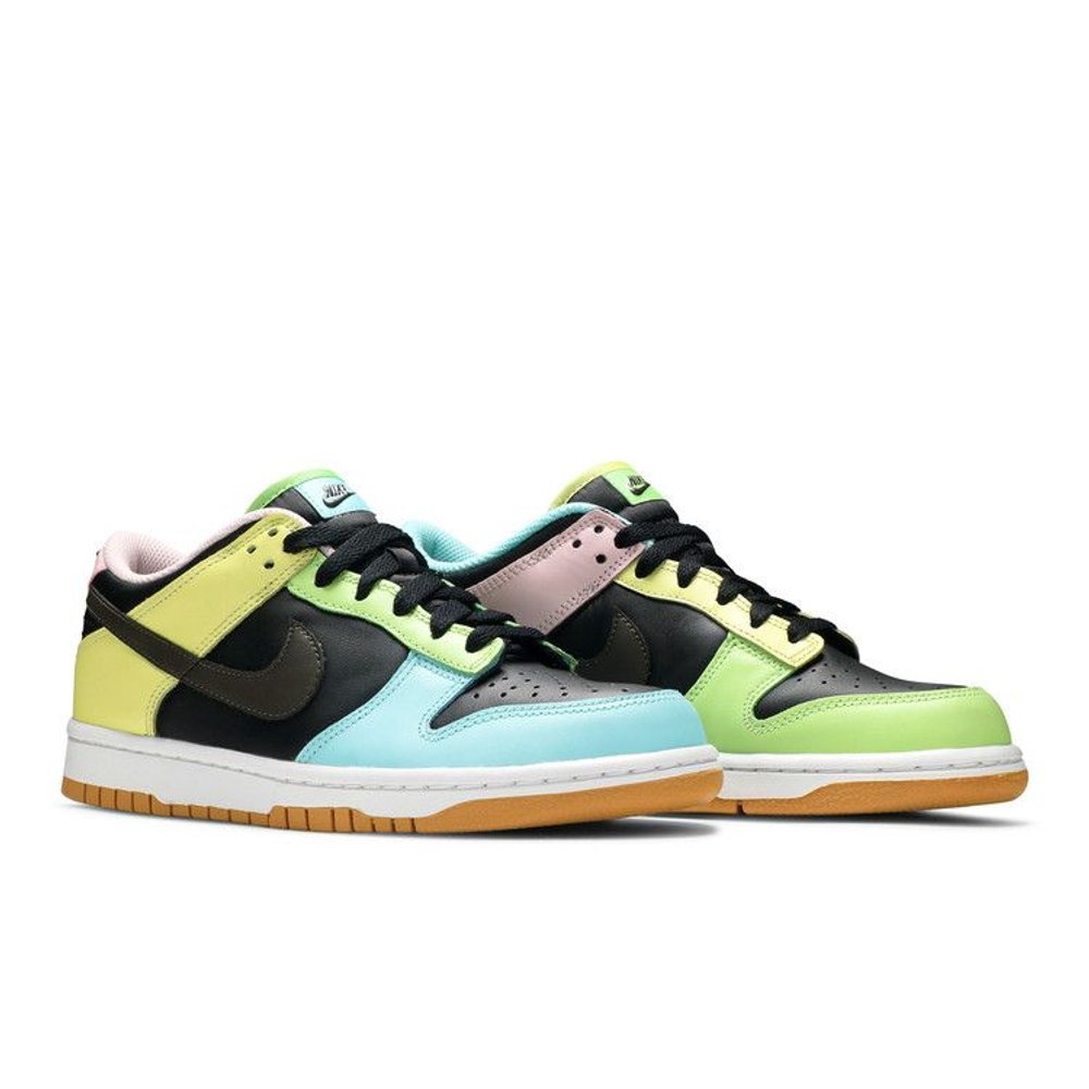 Nike Dunk Low SE Free.99 - Black (GS) – lifestyle foto | Purekickz