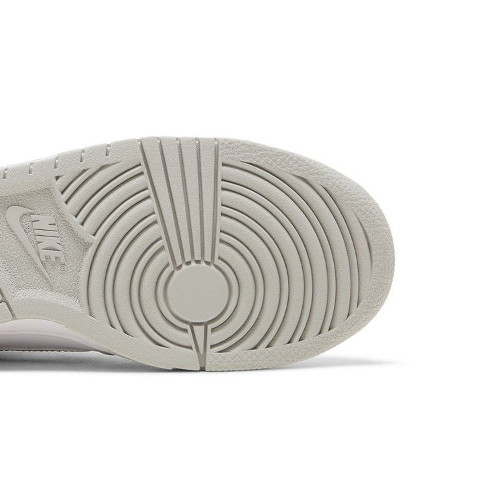 Nike Dunk Low SE GS 'Lottery Pack - Grey Fog' – pohled shora | Purekickz