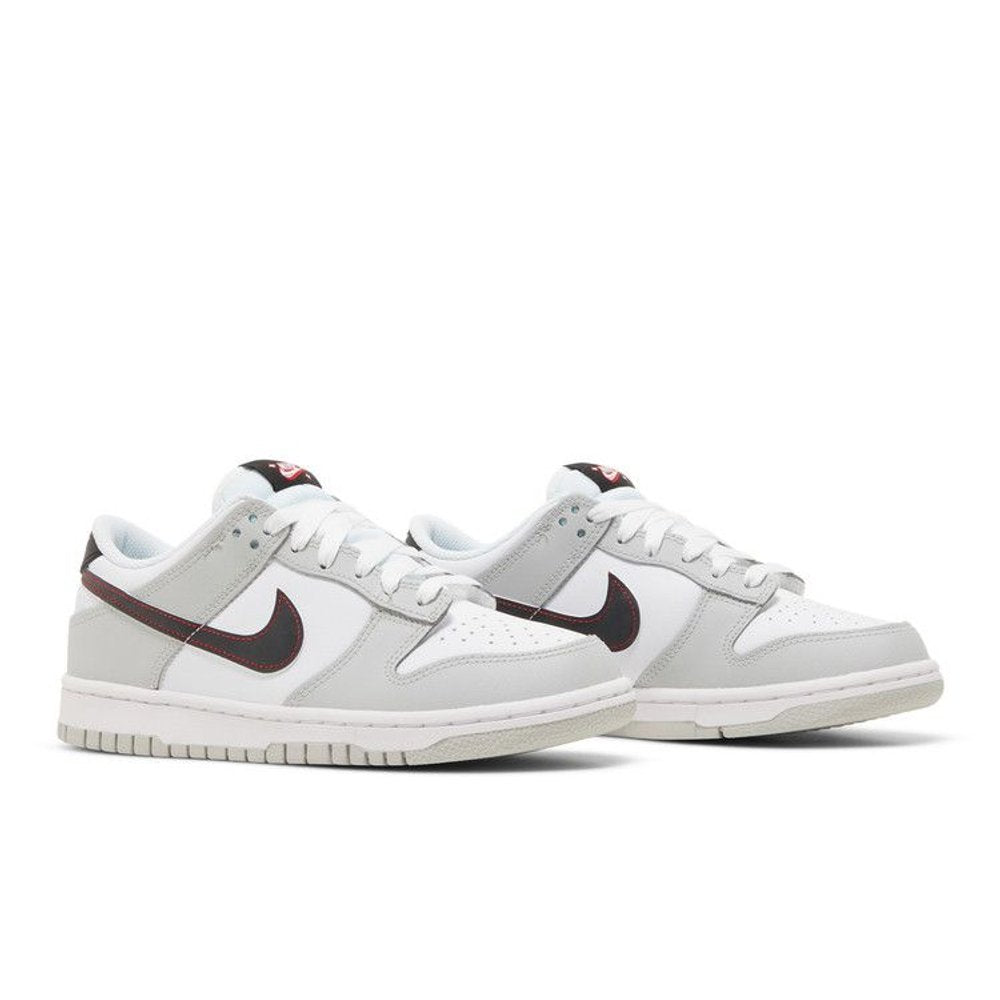 Nike Dunk Low SE GS 'Lottery Pack - Grey Fog' – lifestyle foto | Purekickz