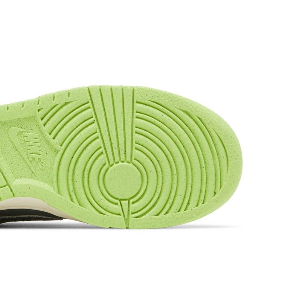 Nike Dunk Low SE Halloween Cauldron (GS) – pohled shora | Purekickz