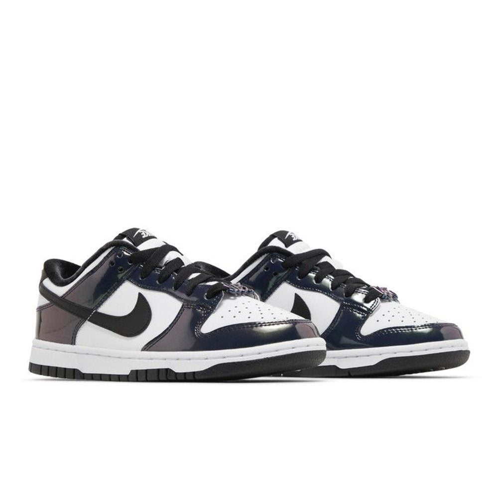 Nike Dunk Low SE Just Do It - Iridescent – lifestyle foto | Purekickz