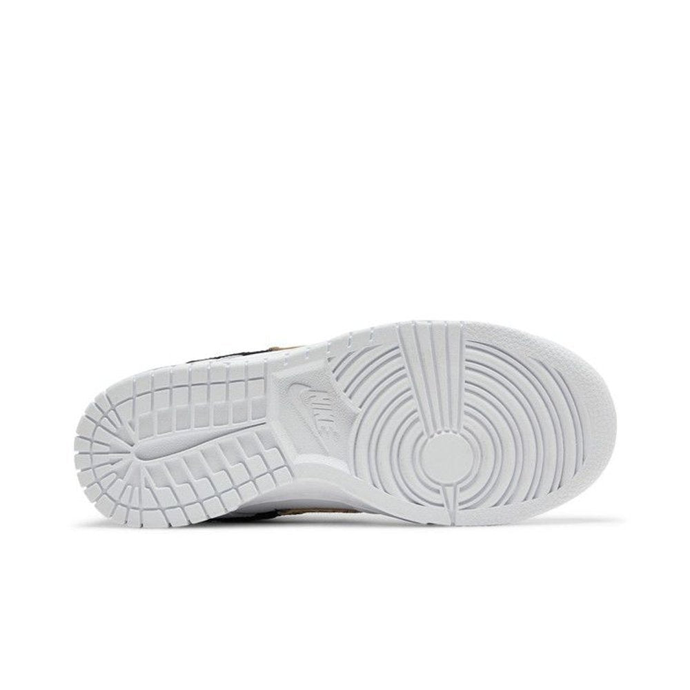 Nike Dunk Low SE Primal White (W) – zadní pohled | Purekickz