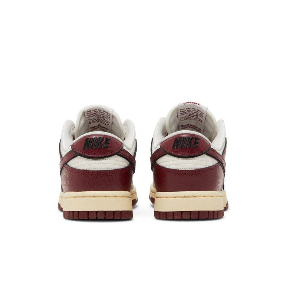 Nike Dunk Low SE Sisterhood Sail Team Red (W) – podrážka | Purekickz