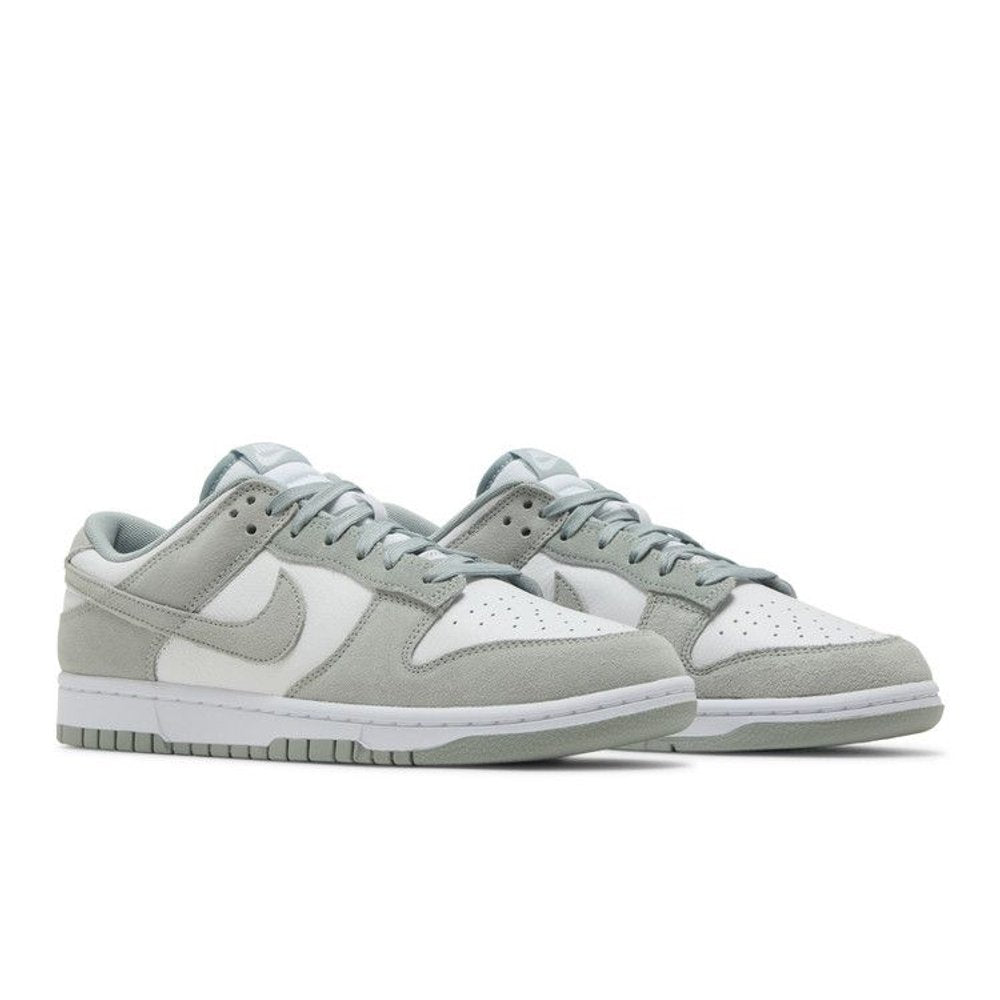 Nike Dunk Low SE White Light Pumice – lifestyle foto | Purekickz