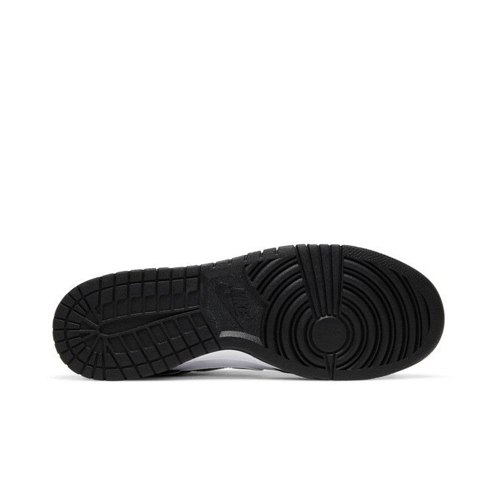 Nike Dunk Low SE World Champs Black White – zadní pohled | Purekickz