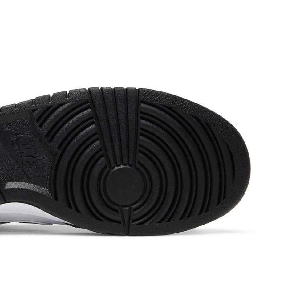 Nike Dunk Low SE World Champs Black White – pohled shora | Purekickz