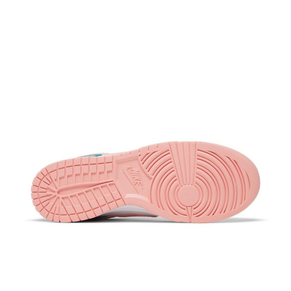 Nike Dunk Low Snakeskin Washed Teal Bleached Coral – zadní pohled | Purekickz
