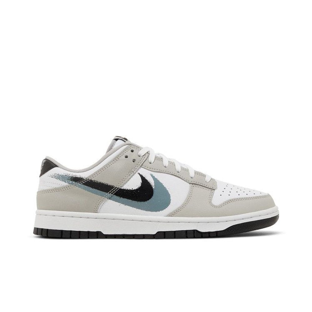 Nike Dunk Low Stencil Swoosh – boční pohled | Purekickz