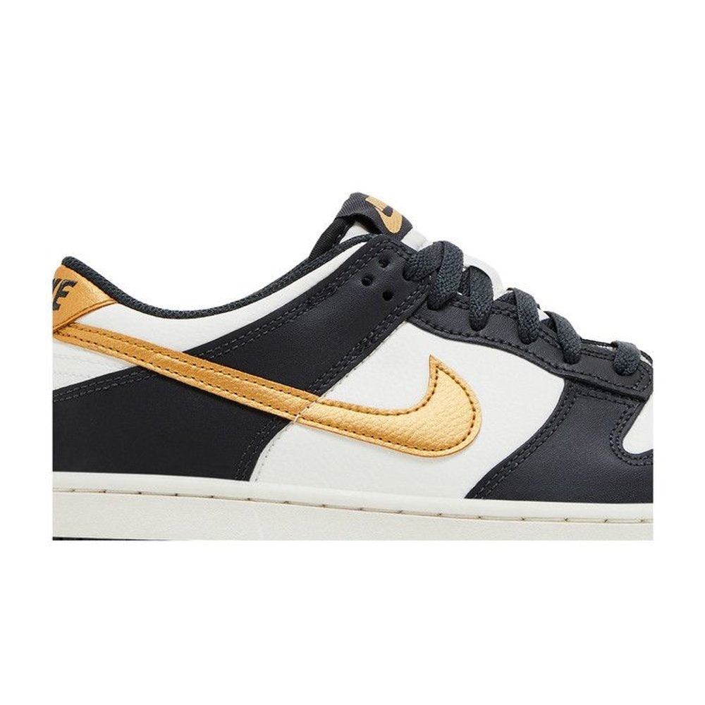 Nike Dunk Low Summit White Metallic Gold (GS) – detail | Purekickz