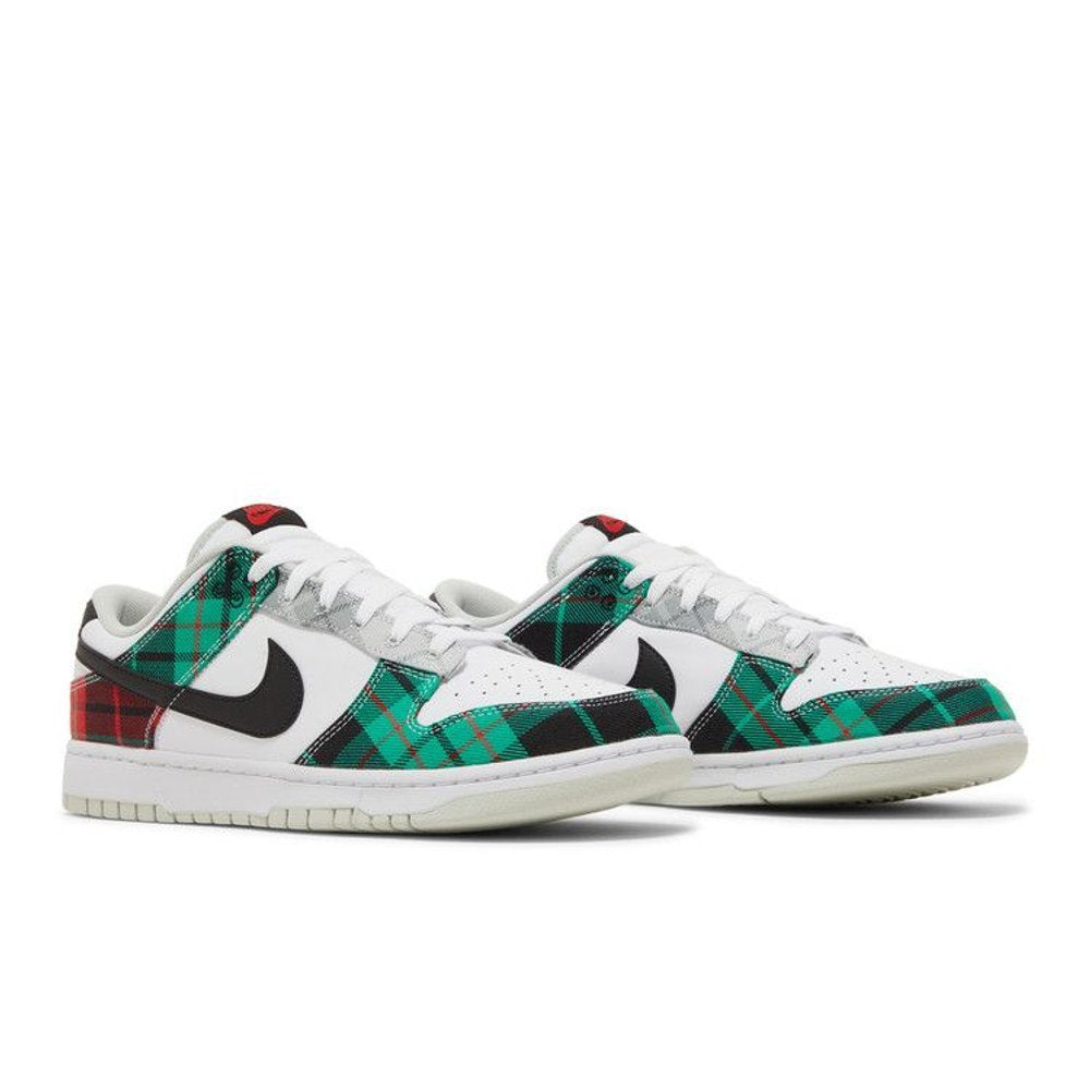 Nike Dunk Low Tartan Plaid – lifestyle foto | Purekickz