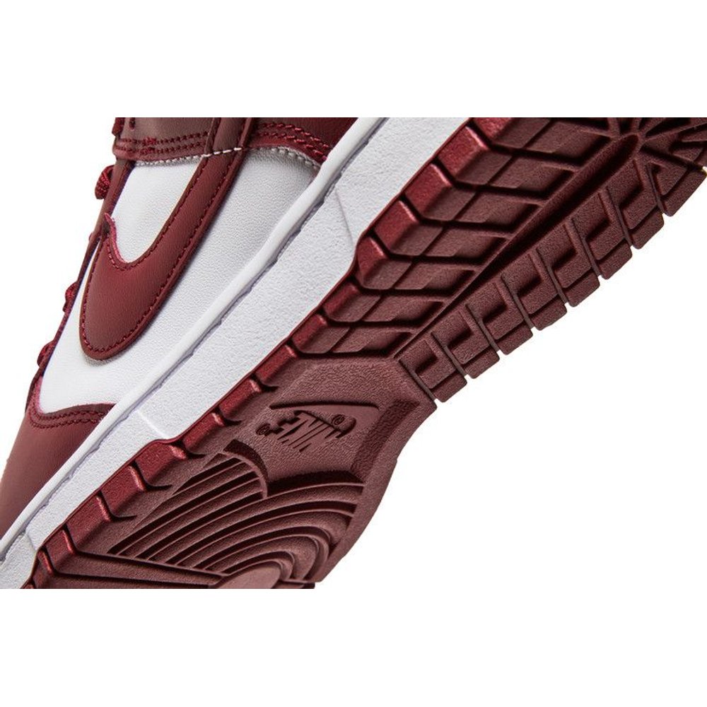 Nike Dunk Low Team Red