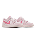 Nike Dunk Low Triple Pink (GS) – lifestyle foto | Purekickz
