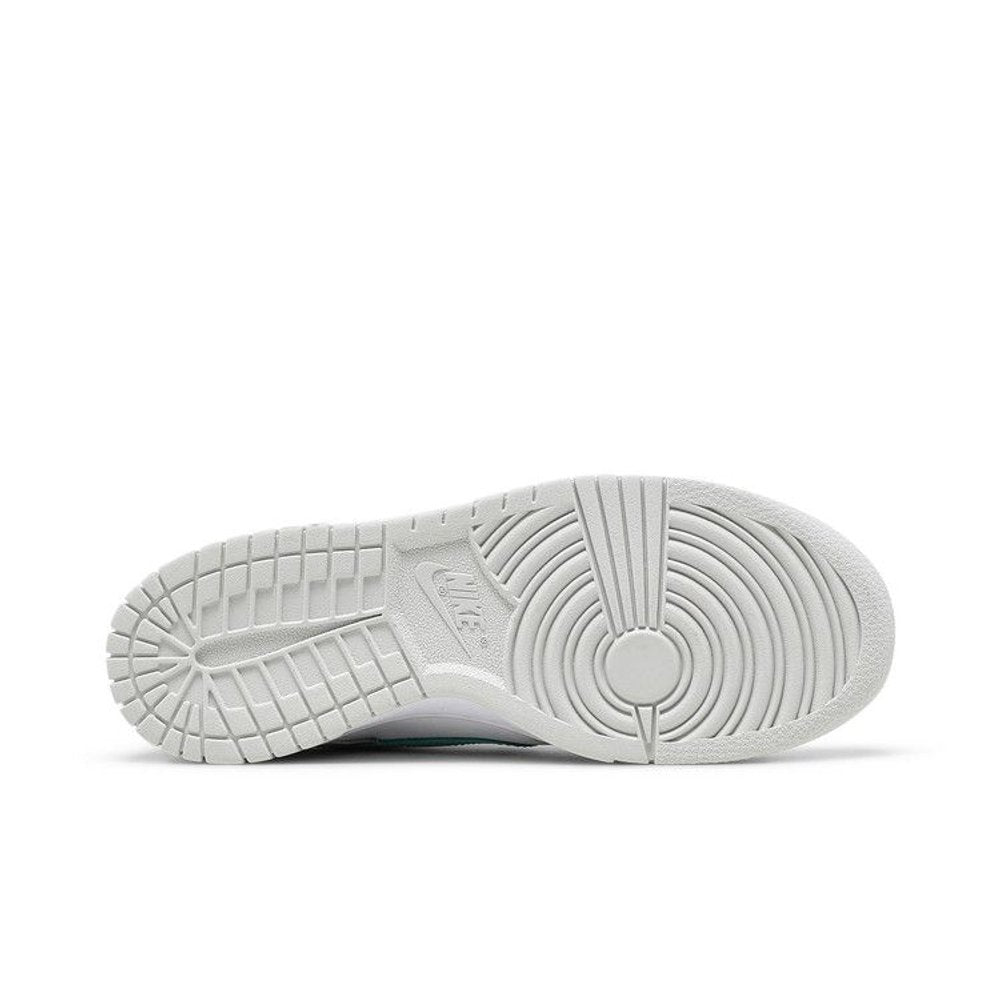 Nike Dunk Low Tropical Twist (GS) – zadní pohled | Purekickz