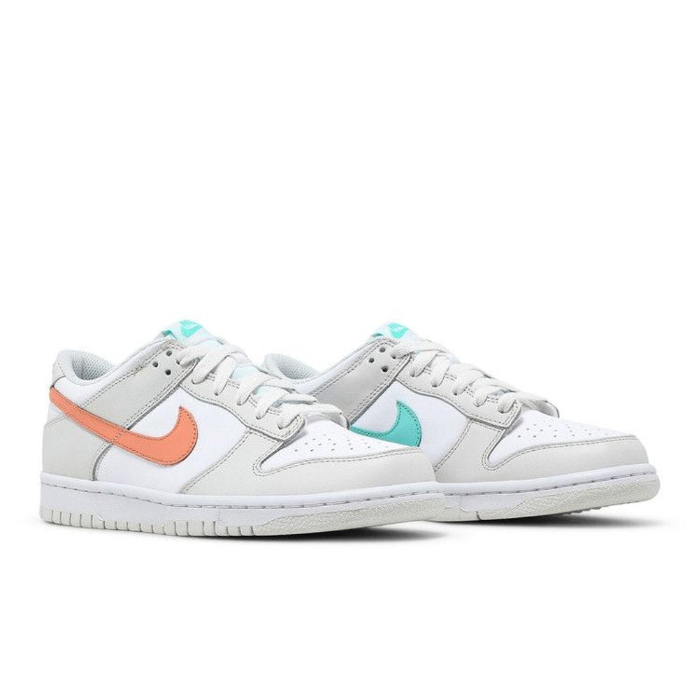 Nike Dunk Low Tropical Twist (GS) – lifestyle foto | Purekickz