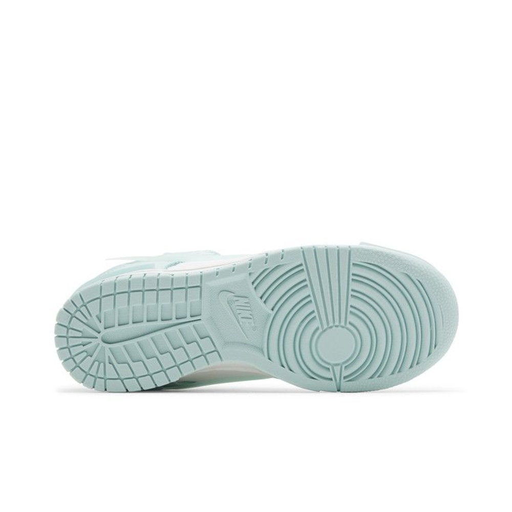 Nike Dunk Low Twist Jade Ice (W) – zadní pohled | Purekickz