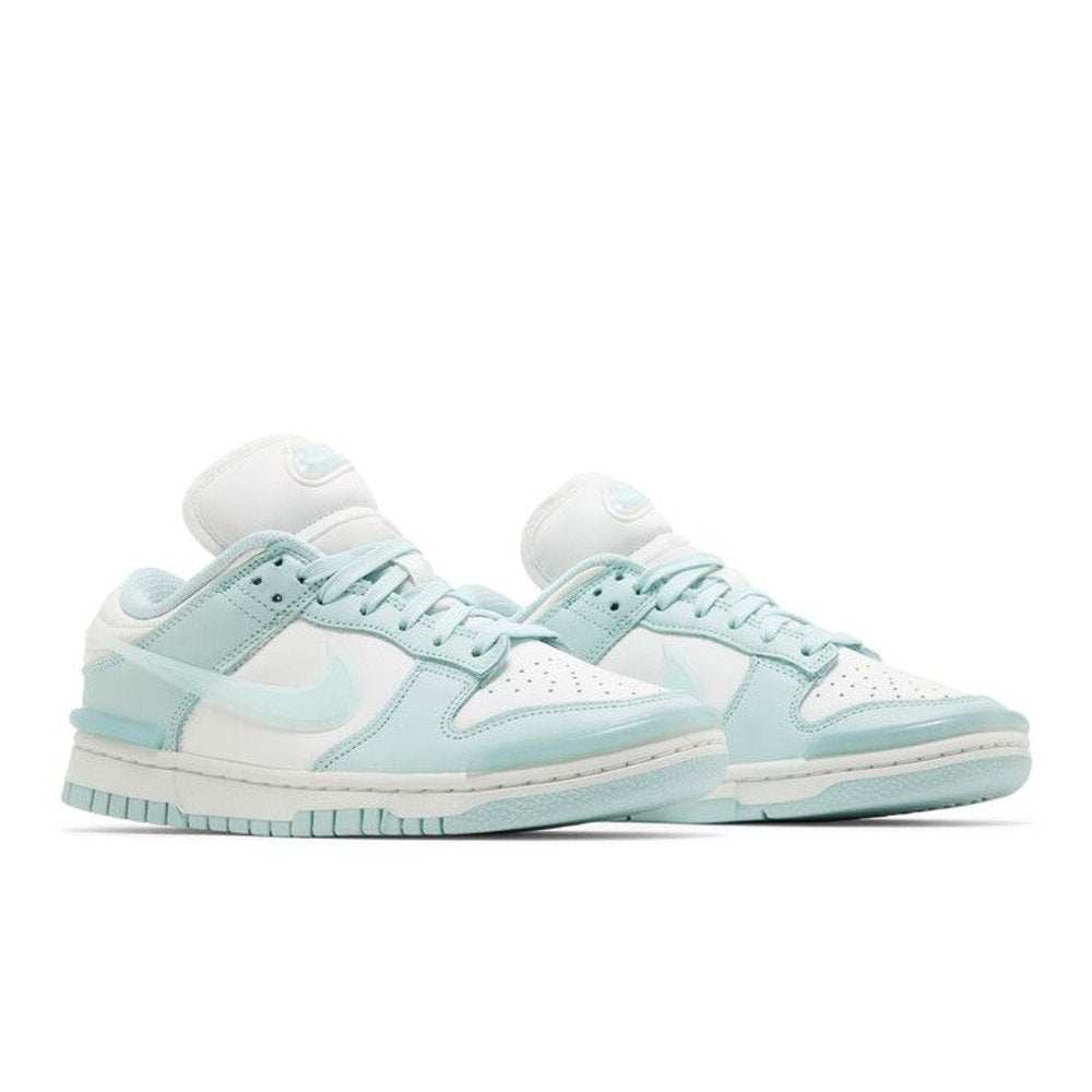 Nike Dunk Low Twist Jade Ice (W) – lifestyle foto | Purekickz