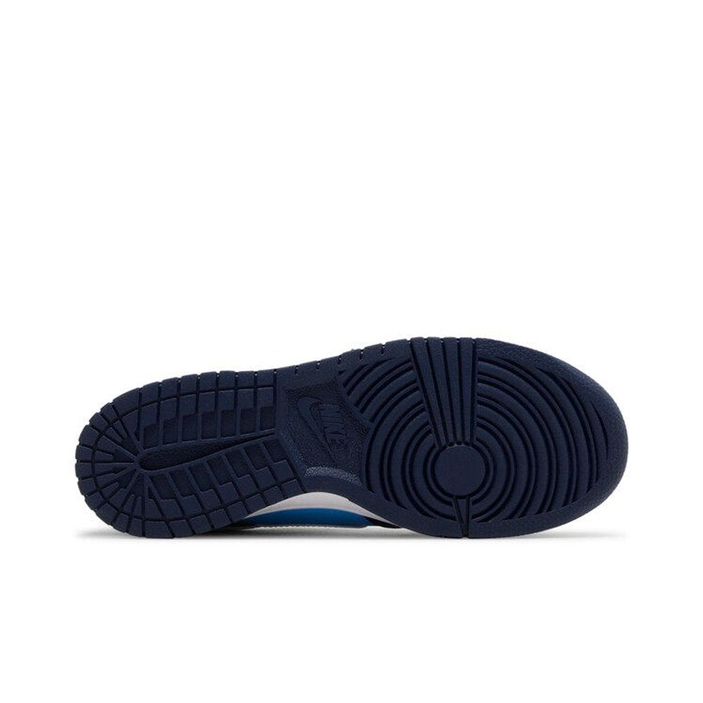 Nike Dunk Low University Blue White (GS) – zadní pohled | Purekickz