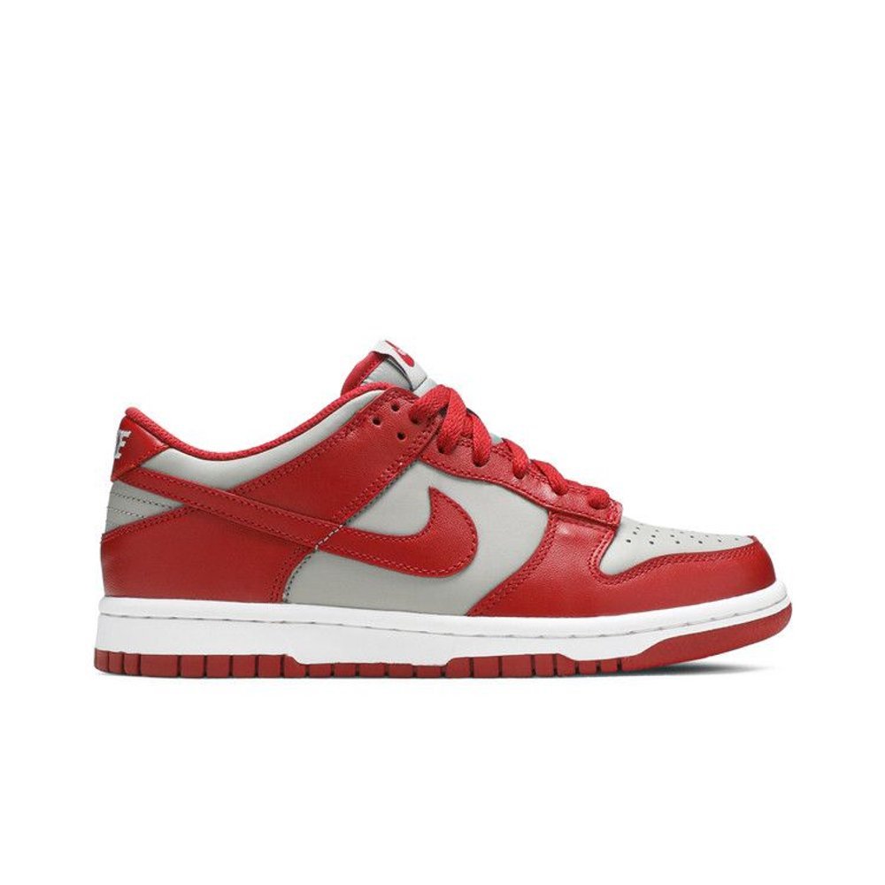 Nike Dunk Low UNLV (GS) – boční pohled | Purekickz