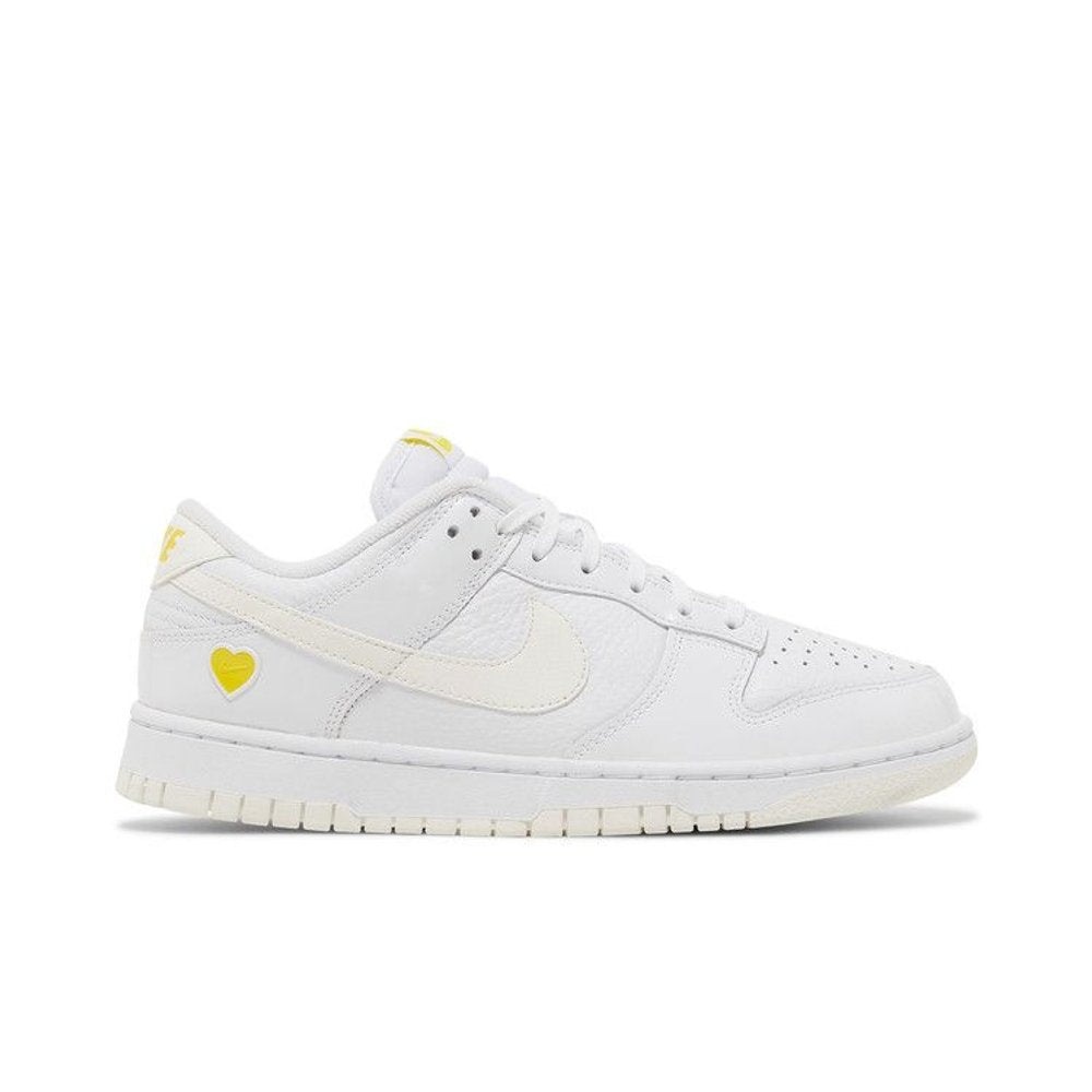 Nike Dunk Low Valentine's Day Yellow Heart – boční pohled | Purekickz