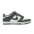 Nike Dunk Low Vintage Green (GS) – boční pohled | Purekickz