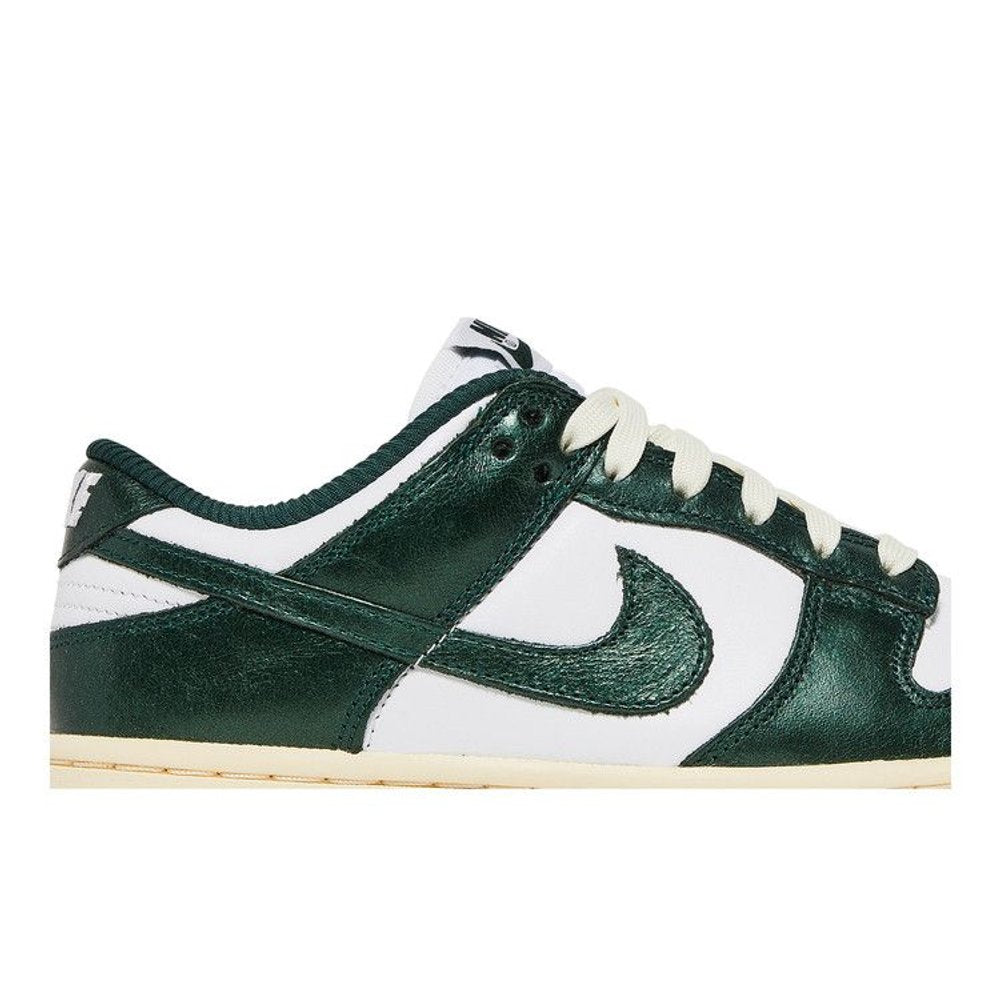 Nike Dunk Low Vintage Green (W) – detail | Purekickz