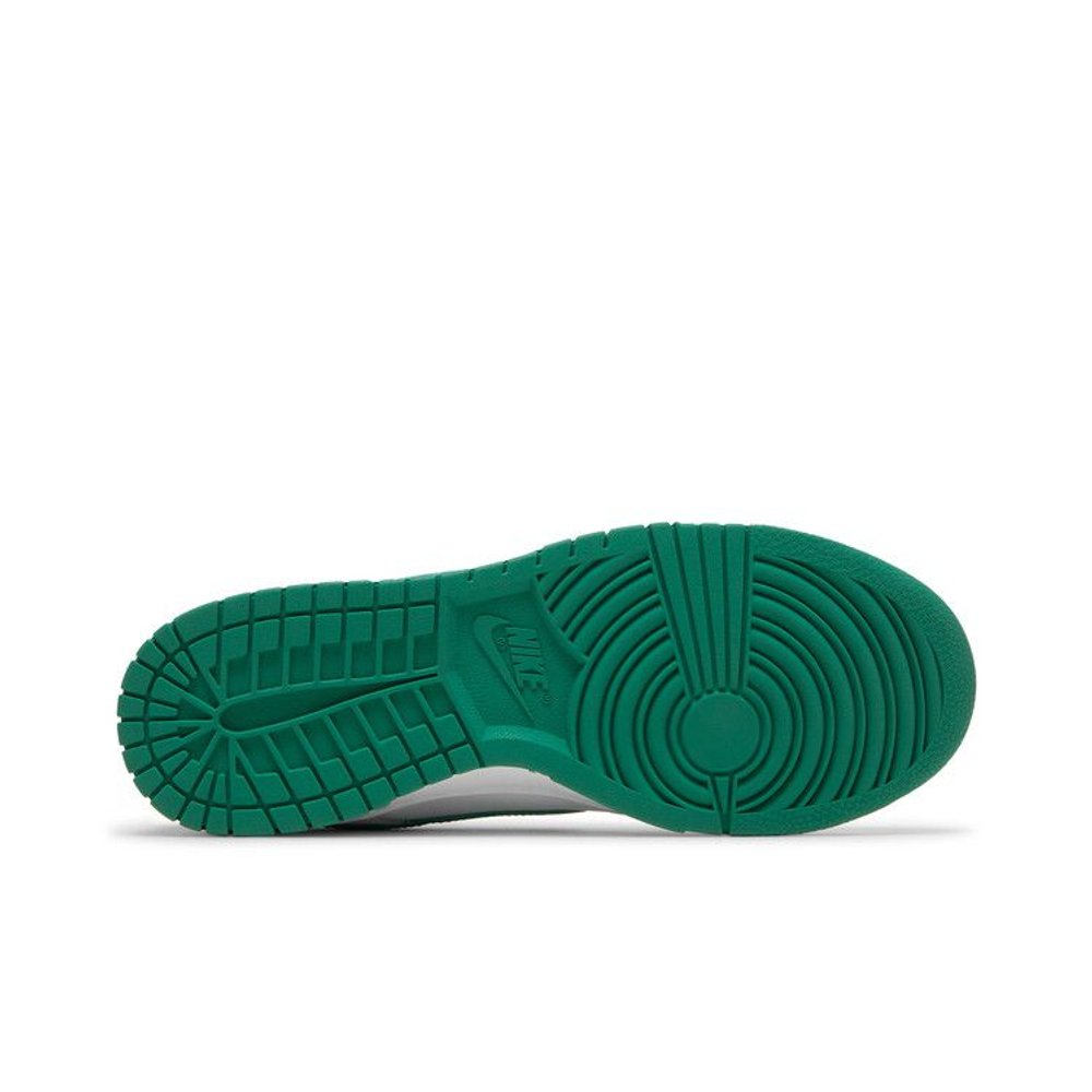 Nike Dunk Low White Green Noise (W) – zadní pohled | Purekickz