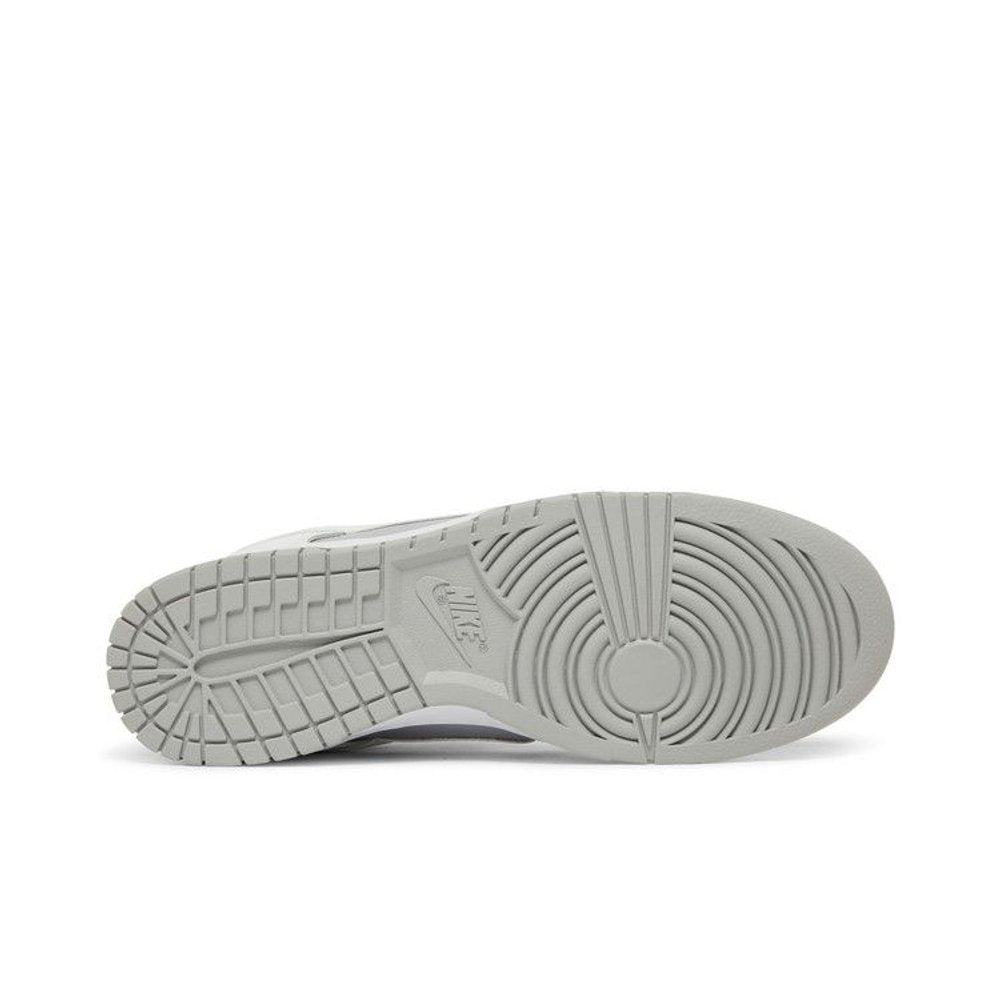 Nike Dunk Low White Neutral Grey – zadní pohled | Purekickz