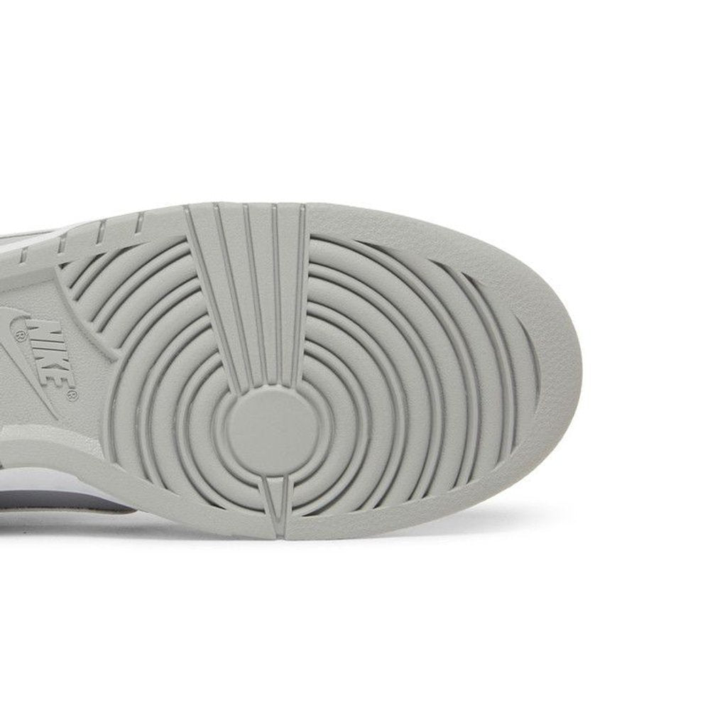 Nike Dunk Low White Neutral Grey – pohled shora | Purekickz