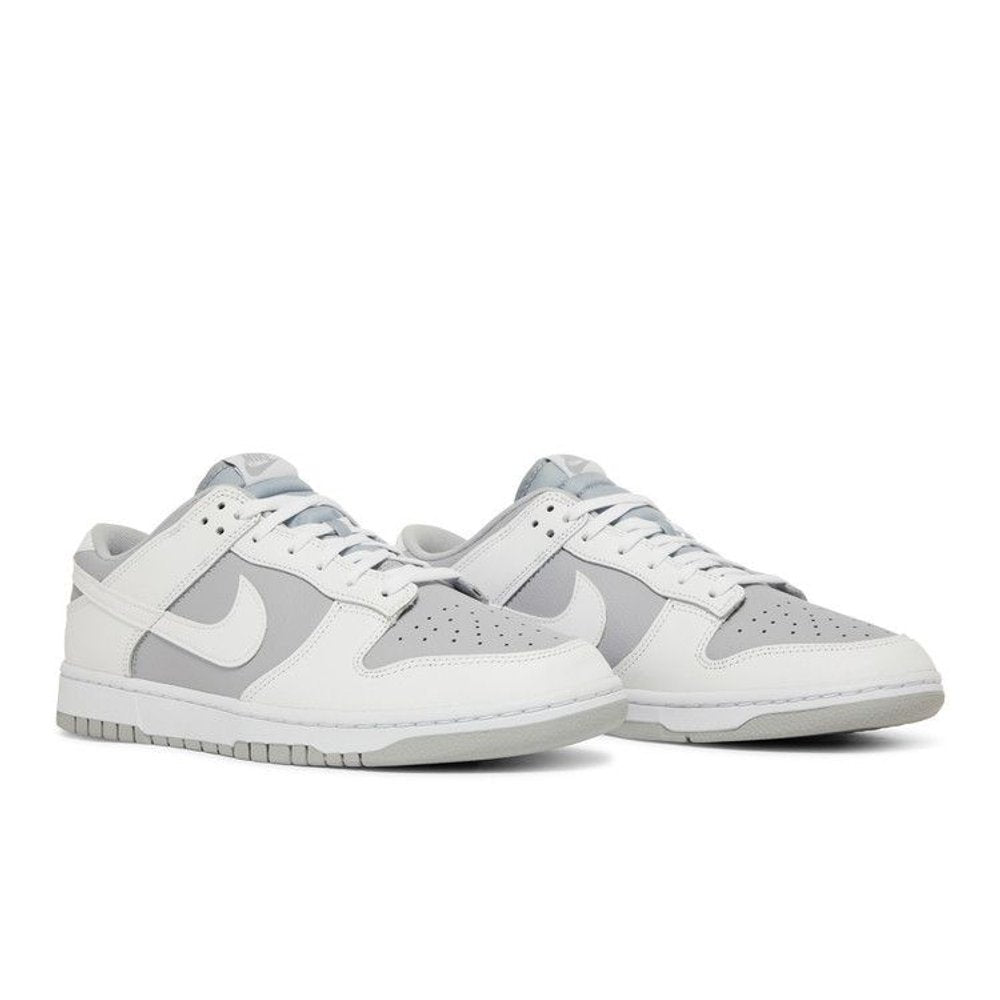 Nike Dunk Low White Neutral Grey – lifestyle foto | Purekickz