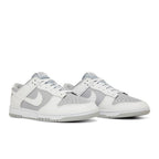 Nike Dunk Low White Neutral Grey – lifestyle foto | Purekickz