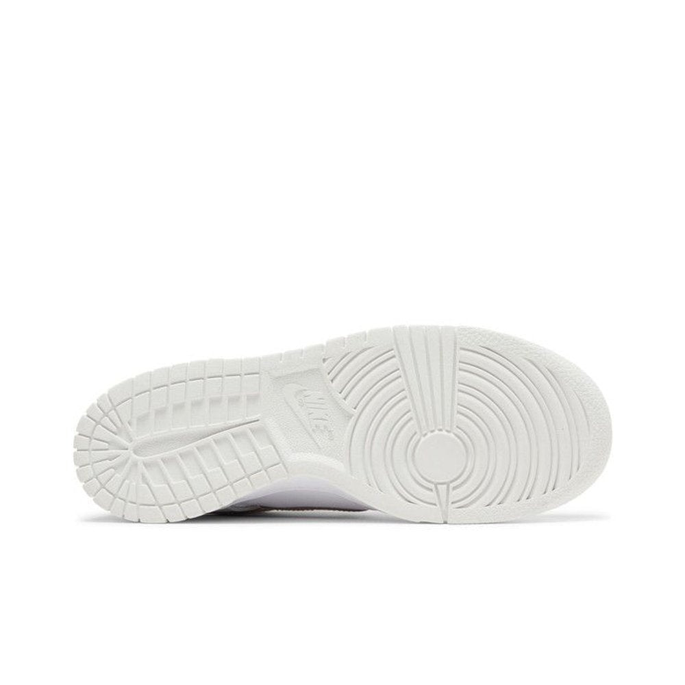 Nike Dunk Low White Pink (GS) – zadní pohled | Purekickz