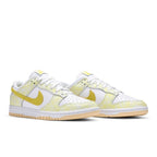 Nike Dunk Low Yellow Strike – lifestyle foto | Purekickz