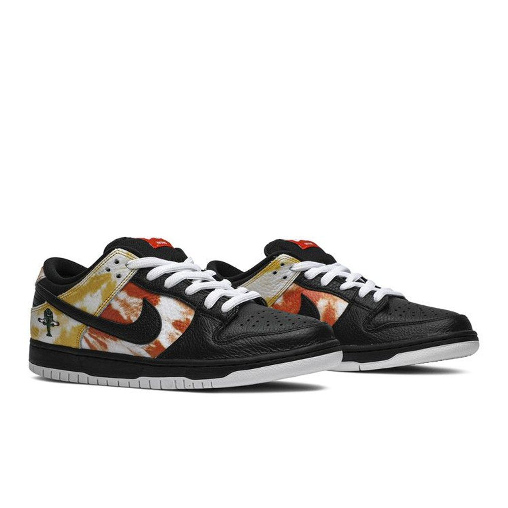 Nike Dunk SB Low 'Tie-Dye Raygun - Black' – lifestyle foto | Purekickz