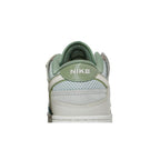 Nike Dunk Scrap SE Grey Haze Oil Green – detail materiálu | Purekickz