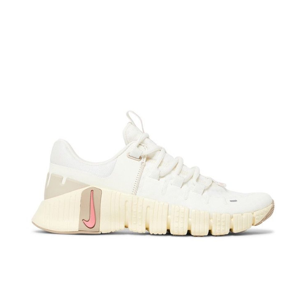 Nike Free Metcon 5 Sail Sanddrift (W)