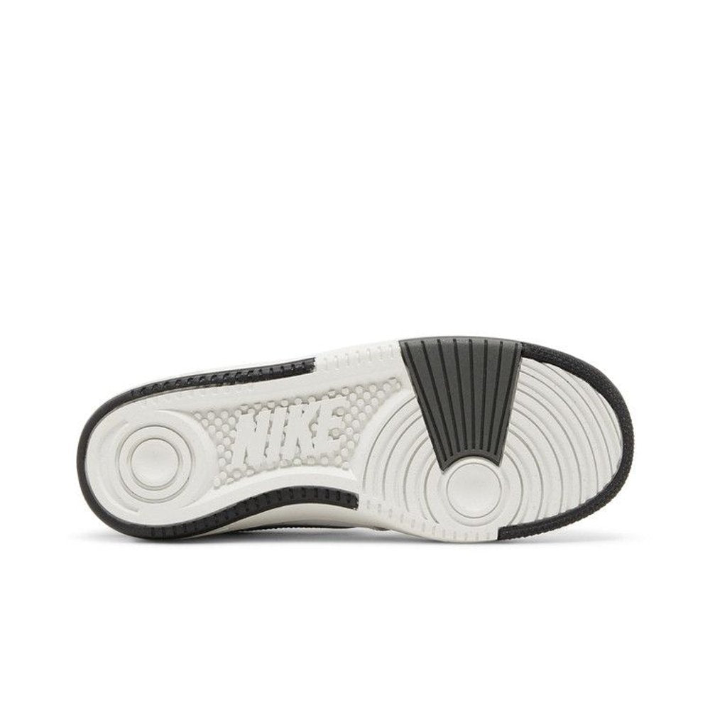 Nike Gamma Force White Black (W) – zadní pohled | Purekickz