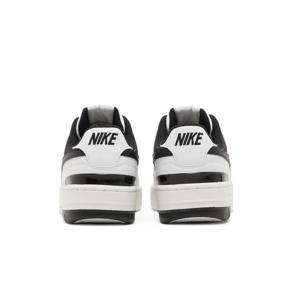 Nike Gamma Force White Black (W) – podrážka | Purekickz