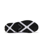 Nike Go FlyEase Black White (W) – zadní pohled | Purekickz