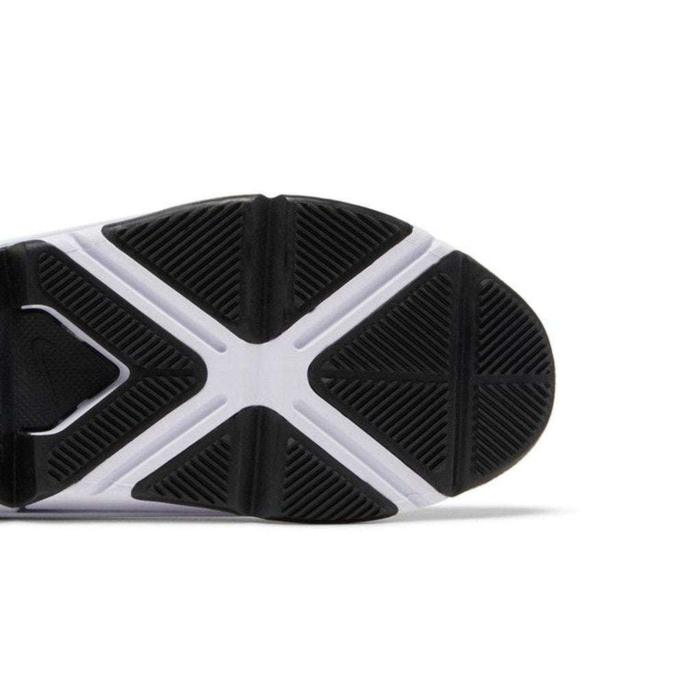 Nike Go FlyEase Black White (W) – pohled shora | Purekickz