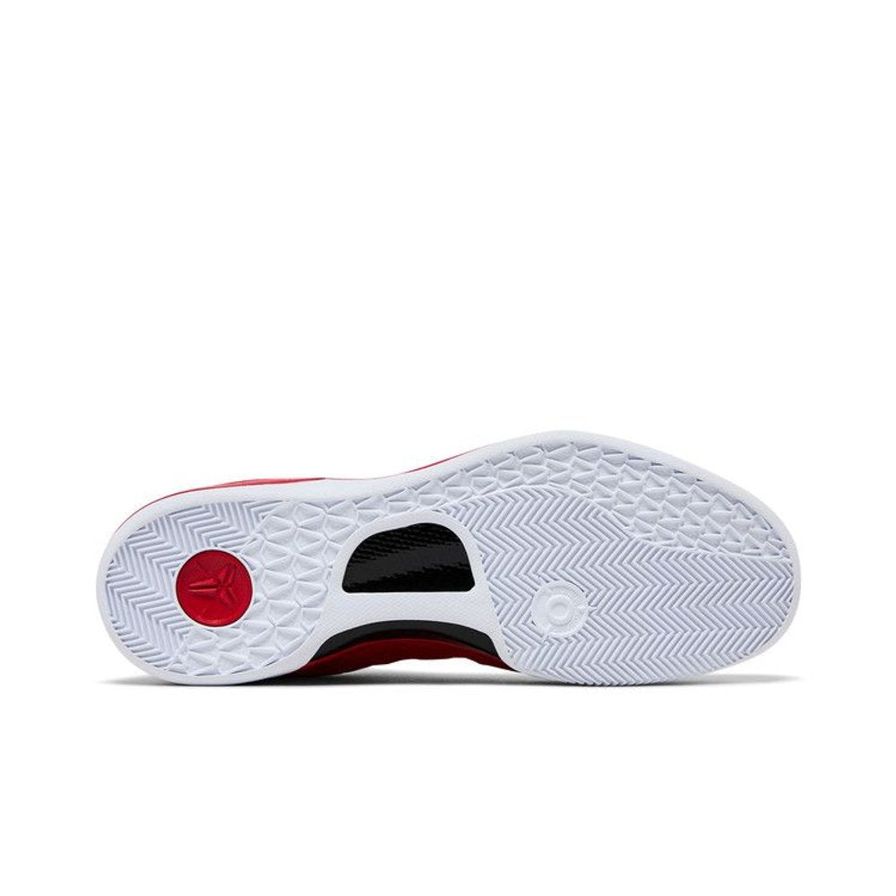 Nike Kobe 8 Protro University Red – zadní pohled | Purekickz