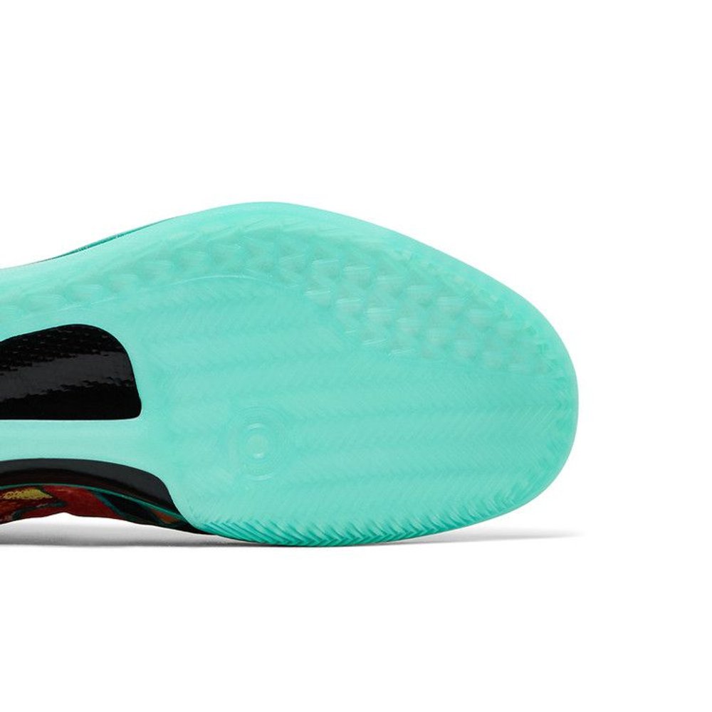 Nike Kobe 8 Protro 'What The Kobe' 2025 – pohled shora | Purekickz