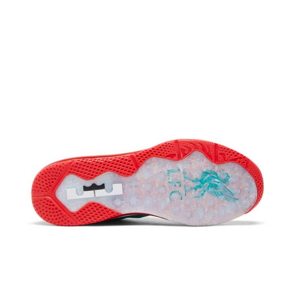 Nike LeBron 9 Low Reverse Liverpool – zadní pohled | Purekickz