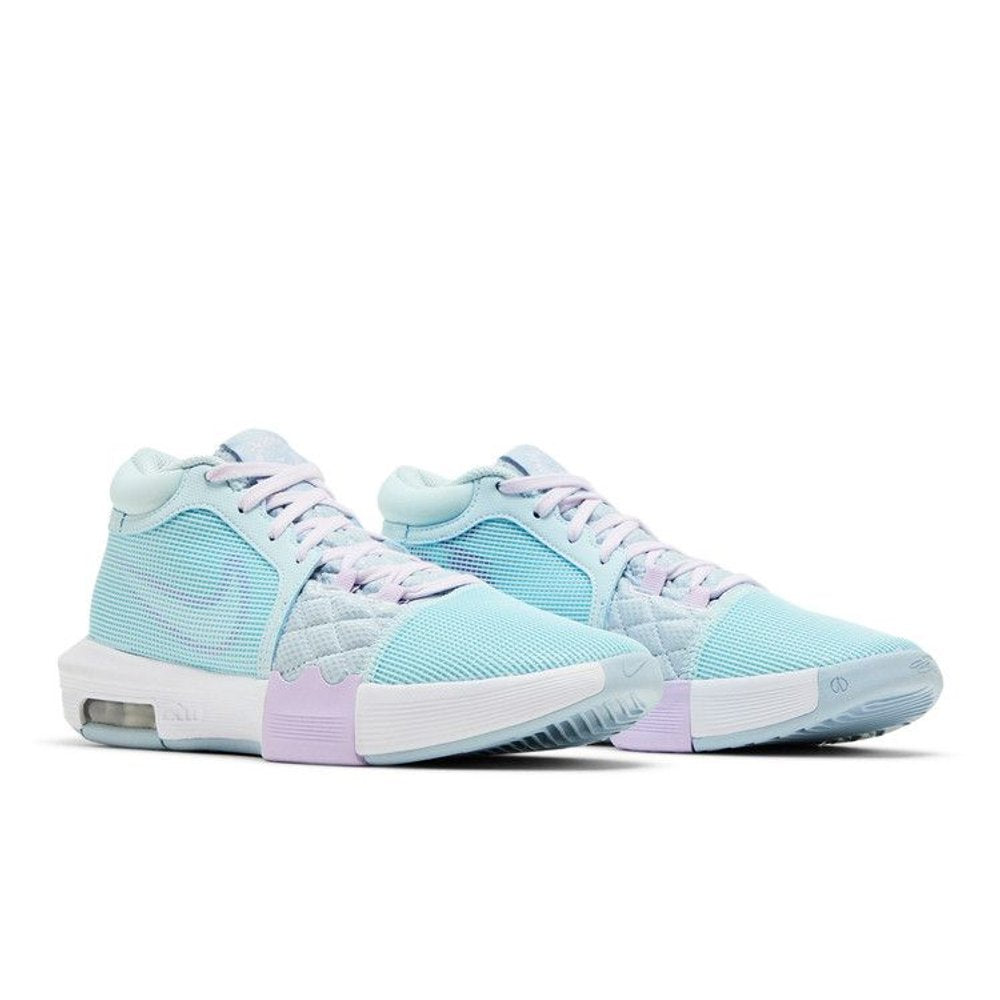 Nike LeBron Witness 8 'Easter' – lifestyle foto | Purekickz