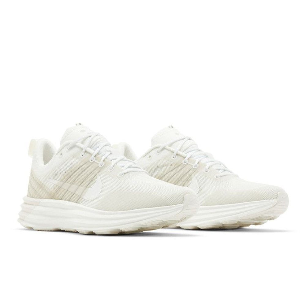 Nike Lunar Roam 'Phantom Light Bone' – lifestyle foto | Purekickz