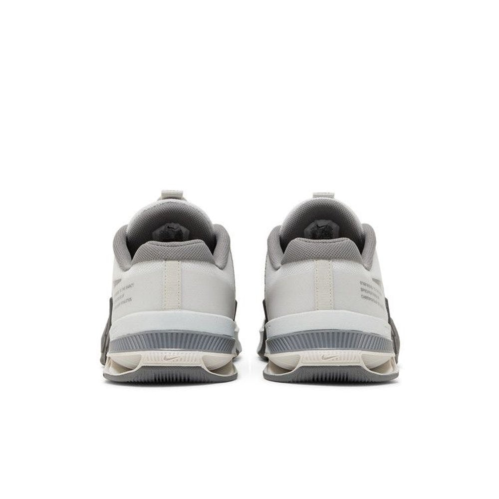 Nike Metcon 8 Photon Dust Anthracite – podrážka | Purekickz