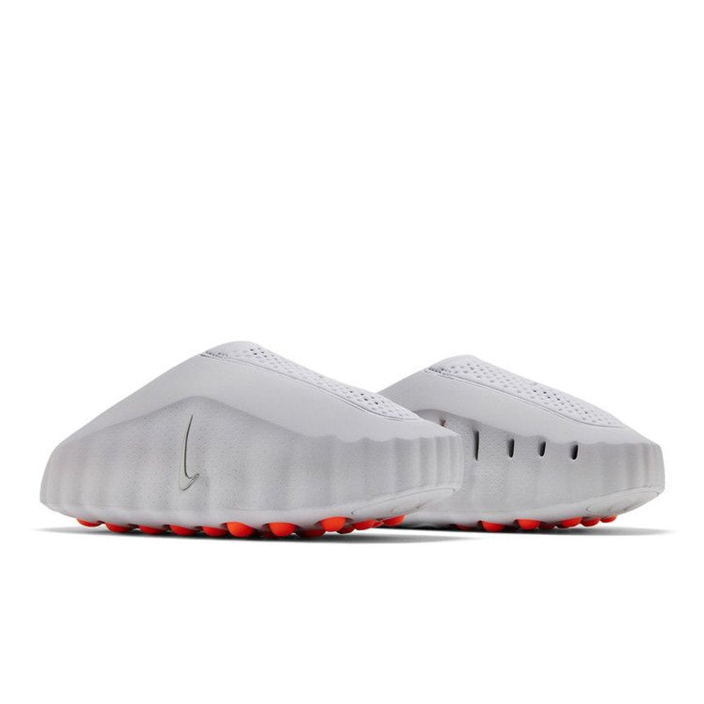 Nike Mind 001 Slide Light Smoke Grey (W) – lifestyle foto | Purekickz