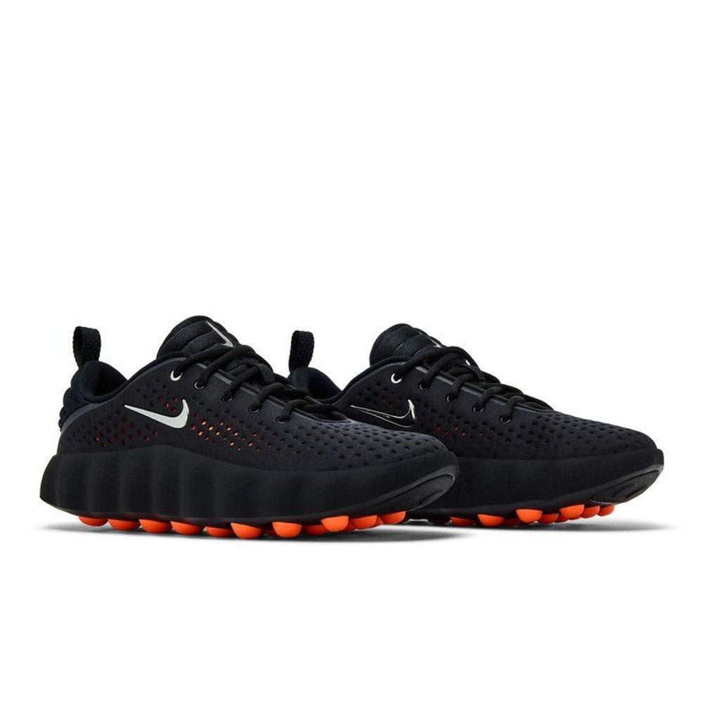 Nike Mind 002 Black Hyper Crimson – lifestyle foto | Purekickz