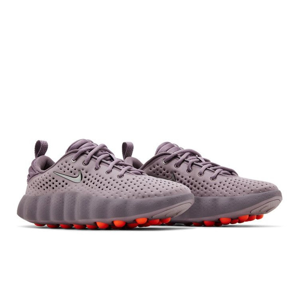 Nike Mind 002 Light Violet Ore (W) – lifestyle foto | Purekickz